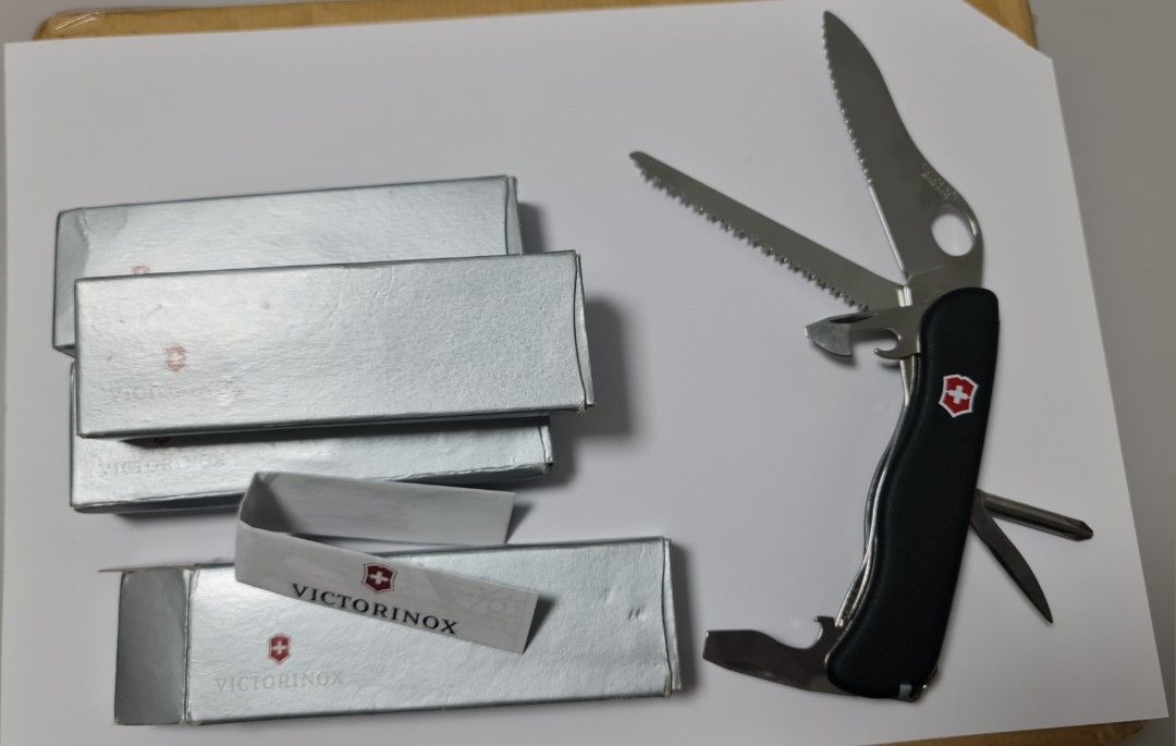 Swiss army on sale knife trailmaster