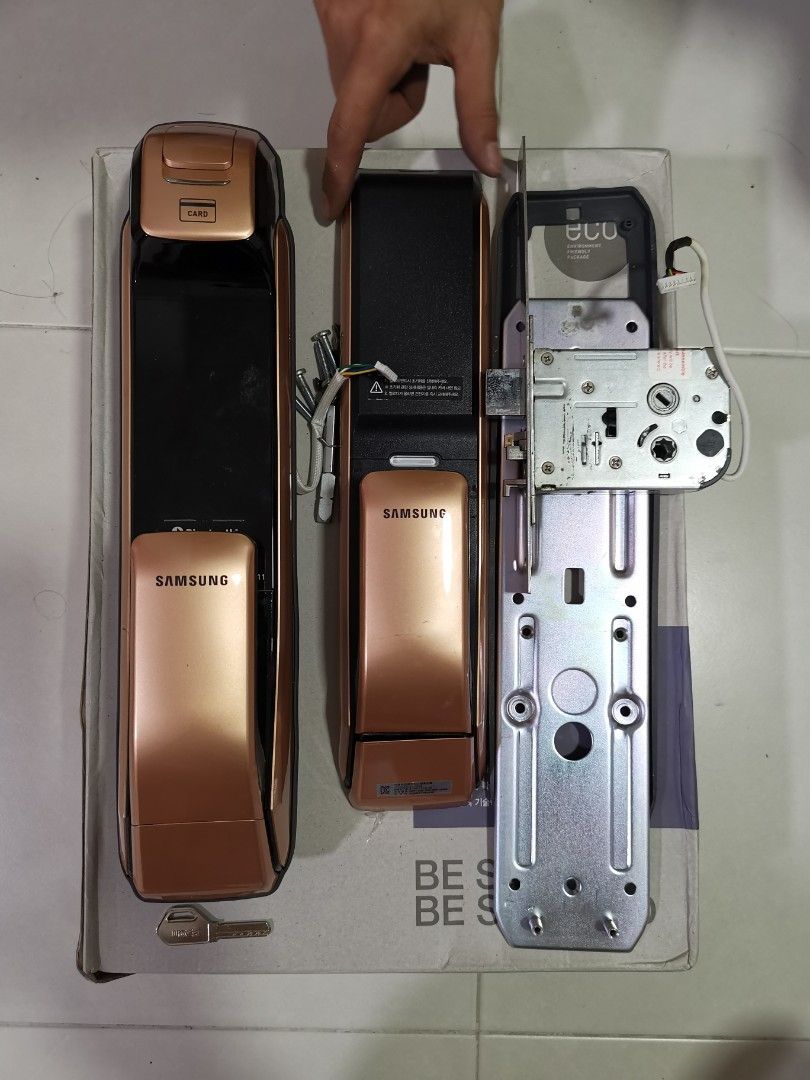 Samsung SHPDP930 digital lock *spare parts only*, Furniture & Home
