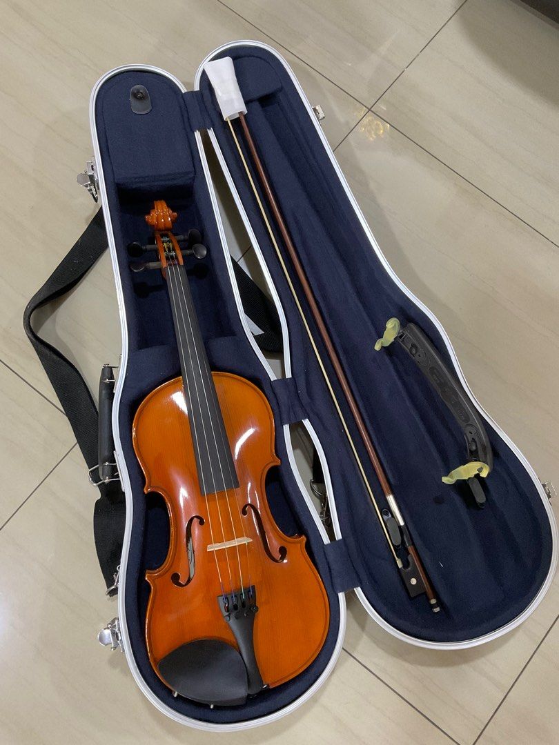 Second hand Yamaha Violin, Hobbies & Toys, Music & Media, Musical