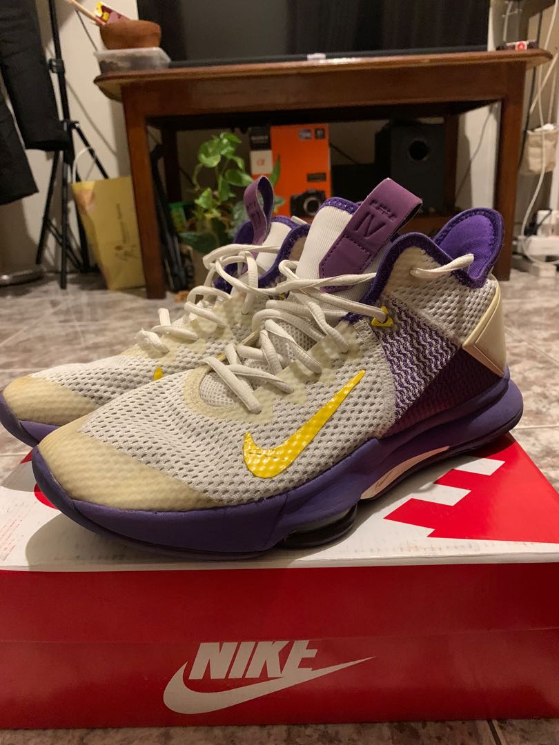 harga sepatu basket nike lebron james