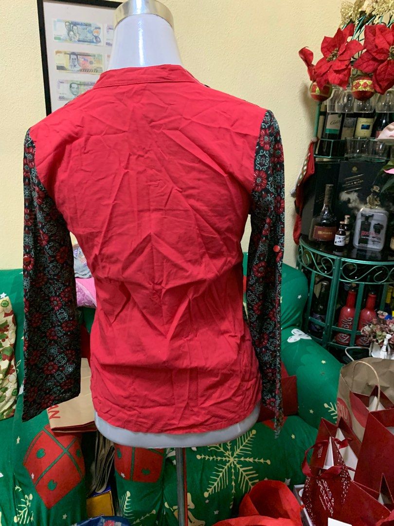 Shapes Long Sleeves Blouse (Category: Blouses) located in Pasig City. Submitted by gracious2021 (Listing ID 1210571402, Image 2). Description: Personal Preloved Seldom used, no flaw RFS: decluttering .