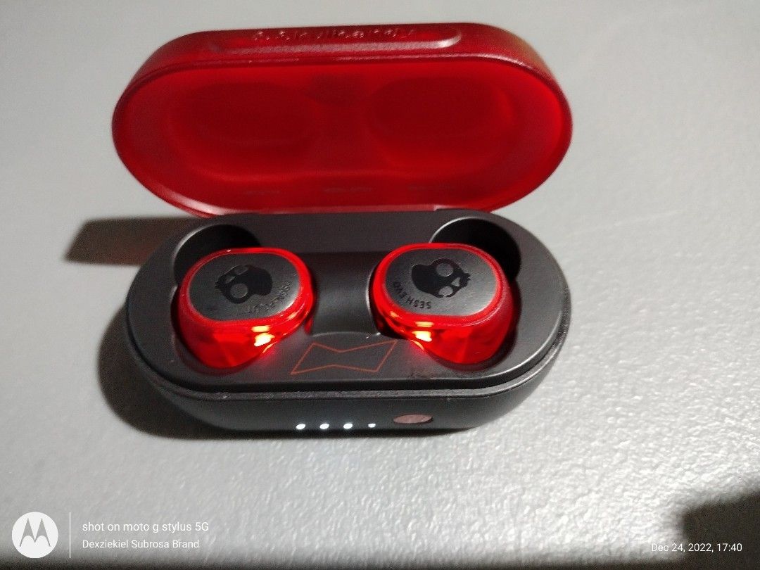 Skull candy evo sesh/ jlab u.s air pop go, Audio, Earphones on Carousell