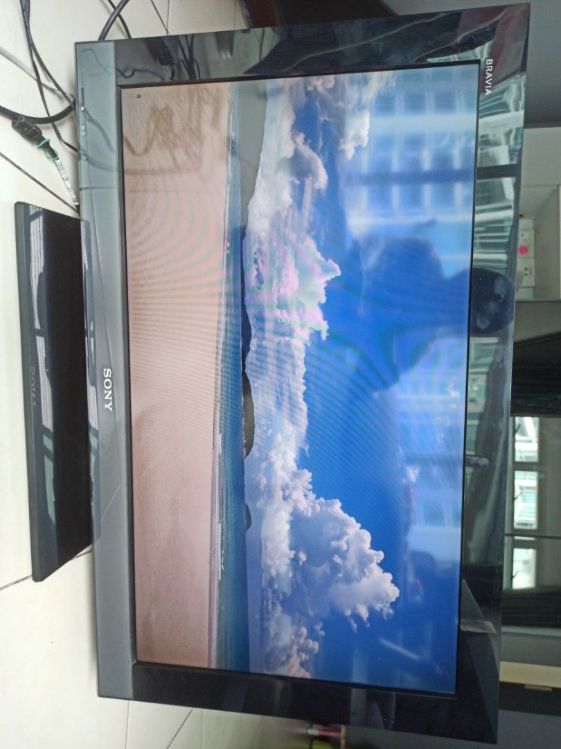 Sony bravia 32 inch LCD tv (NOT smart TV and pls read description), TV