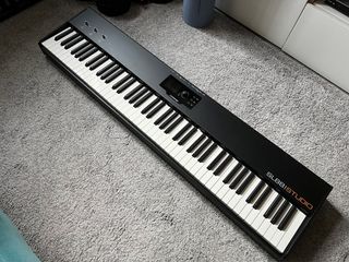 （分類：）位於 。 由 o2audio 提交（商品編號 1210498641，圖片 1）。簡介： 。