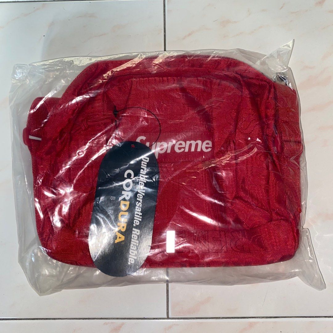 Red supreme on sale shoulder bag ss19
