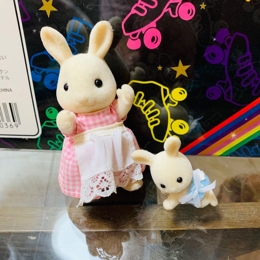 Set Sylvanian families doll rabbit family (Category: Figurines & Statues) located in Makati City. Submitted by anyajapanthriftshop (Listing ID 1210498404, Image 1). Description: PM FOR MORE DETAILS :).