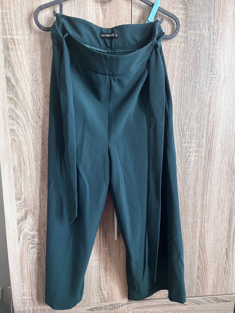 Terranova 3/4 pants (Category: Other Bottoms) located in Manila. Submitted by pasabuyfromkl (Listing ID 1210442130, Image 1). Description: Used once.