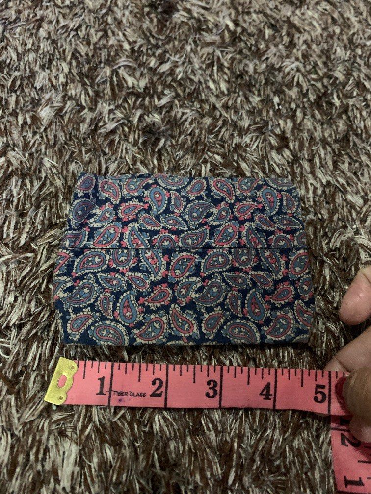 tissue holder (Category: Other Accessories) located in Silang. Submitted by sari2bilina (Listing ID 1210457424, Image 2). Description: .