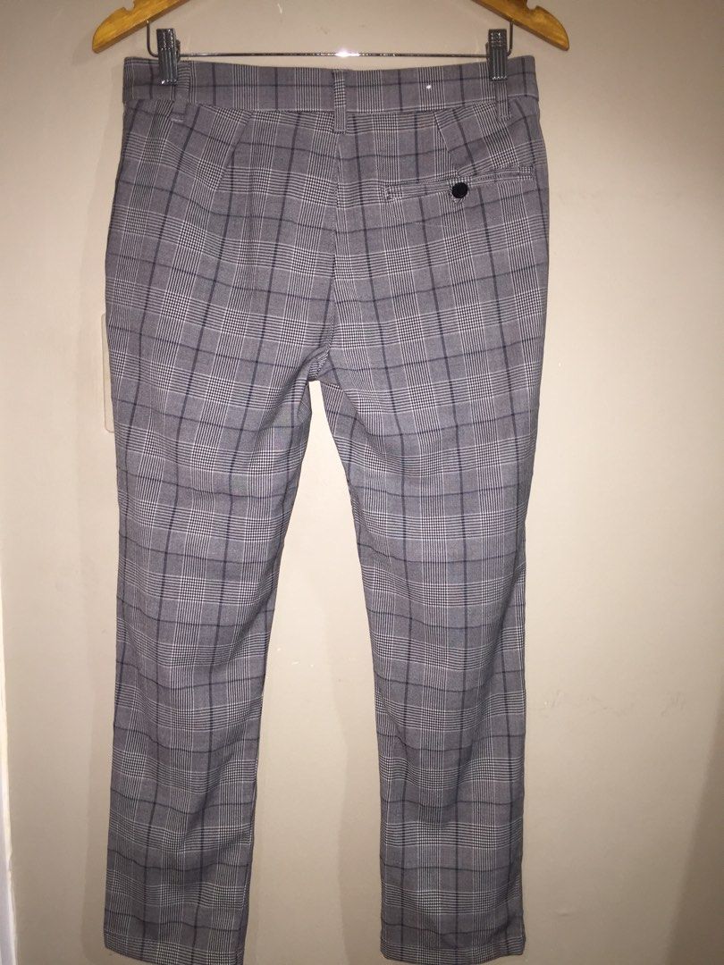 Topman - Skinny Stretch Pants (Category: Other Bottoms) located in Cainta. Submitted by mxlimited (Listing ID 1210454798, Image 2). Description: Topman Skinny Stretch Pants Size : Medium ( Waist 30 Length 35) Color : Checkered Gray Fabric : 68 % Polyester 30 % Viscose 2 % Spandex Condition: 95 % in good condition no issues Rfs : Decluttering Payment: Gcash, Bdo .