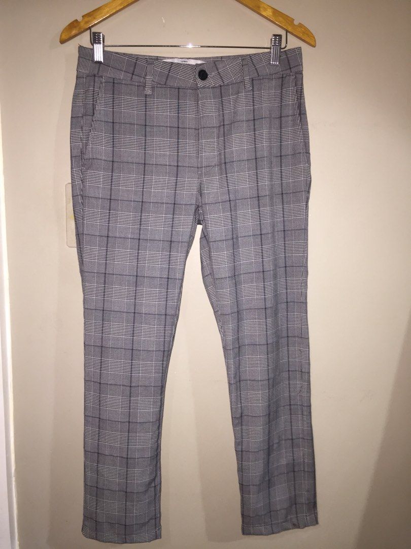 Topman - Skinny Stretch Pants (Category: Other Bottoms) located in Cainta. Submitted by mxlimited (Listing ID 1210454798, Image 1). Description: Topman Skinny Stretch Pants Size : Medium ( Waist 30 Length 35) Color : Checkered Gray Fabric : 68 % Polyester 30 % Viscose 2 % Spandex Condition: 95 % in good condition no issues Rfs : Decluttering Payment: Gcash, Bdo .