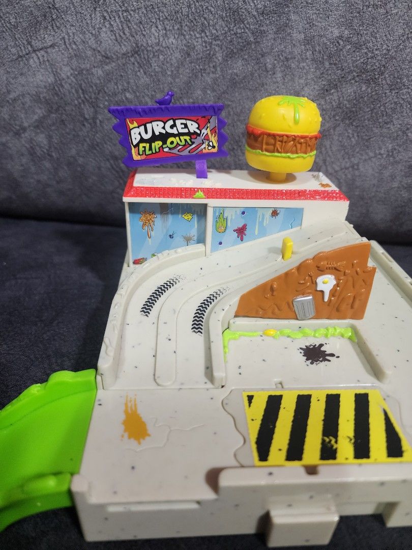 Wheelies Toy Rip Trash Pack wheelies toy cars , free Burger Flip out garage play set ...