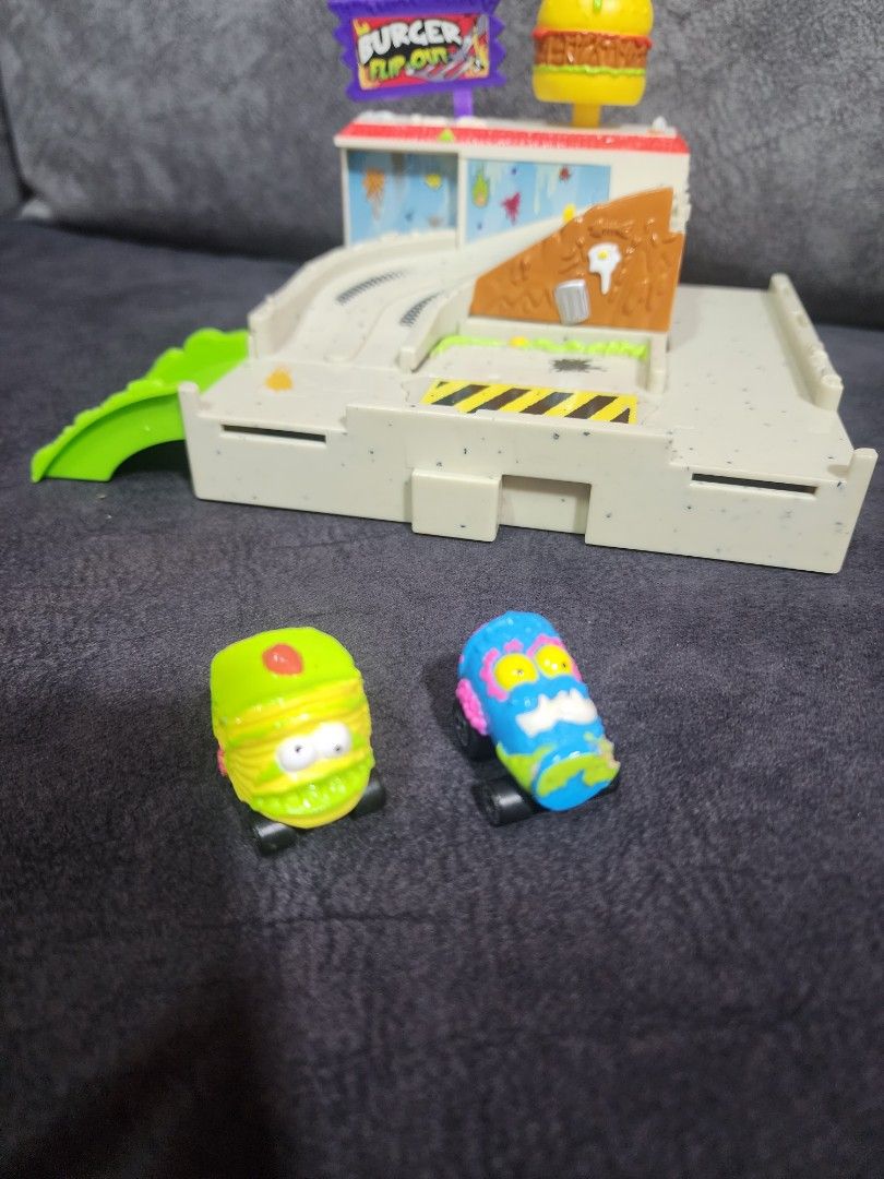 Wheelies Toy Rip Trash Pack wheelies toy cars , free Burger Flip out garage play set ...