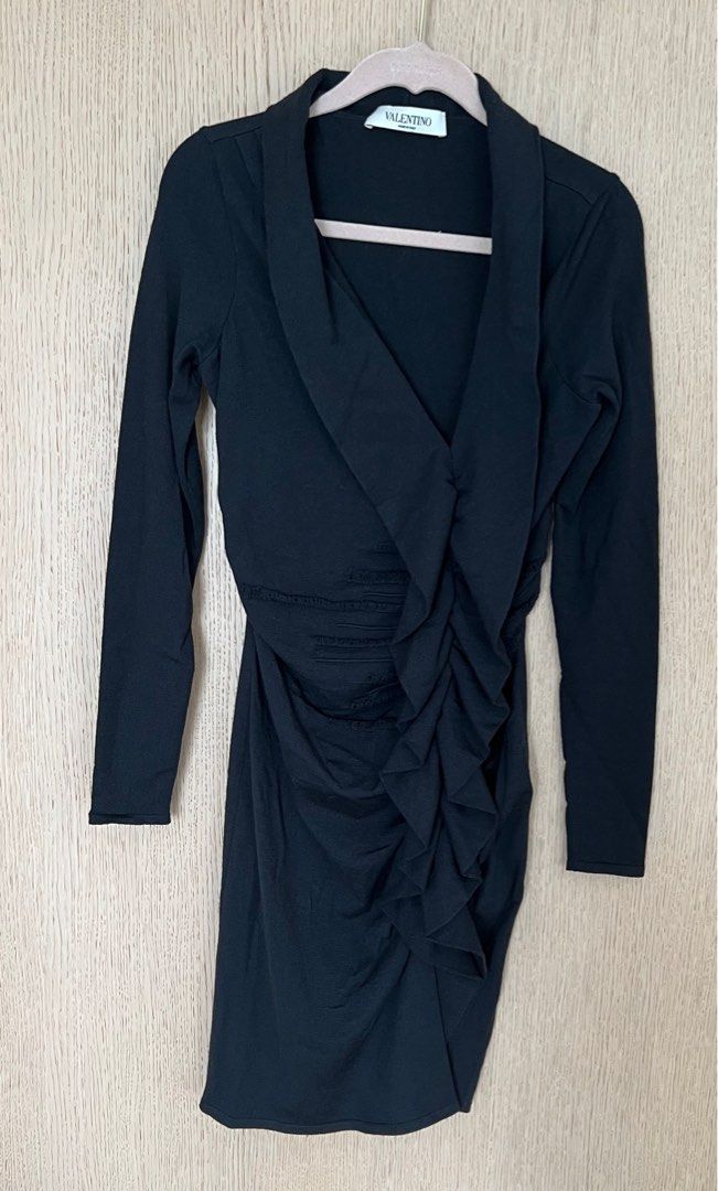 Valentino Black Dress S, 名牌, 服裝- Carousell