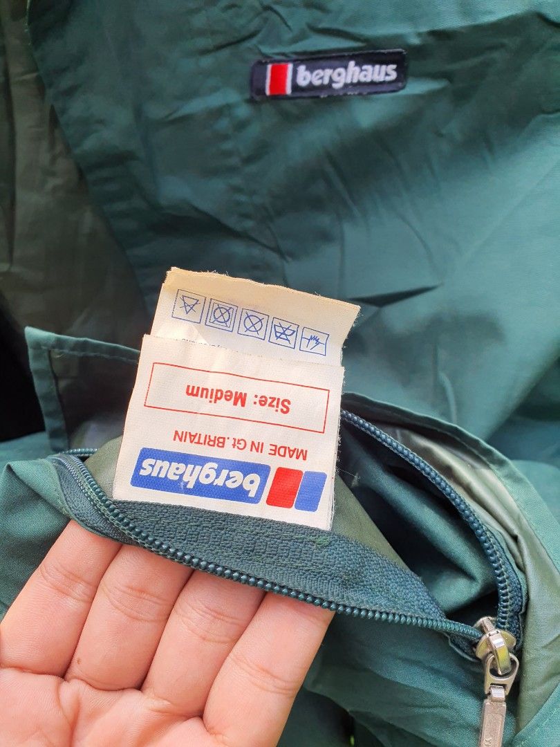 Vintage 80s Berghaus Typhoon Aquafoil Hooded Jacket