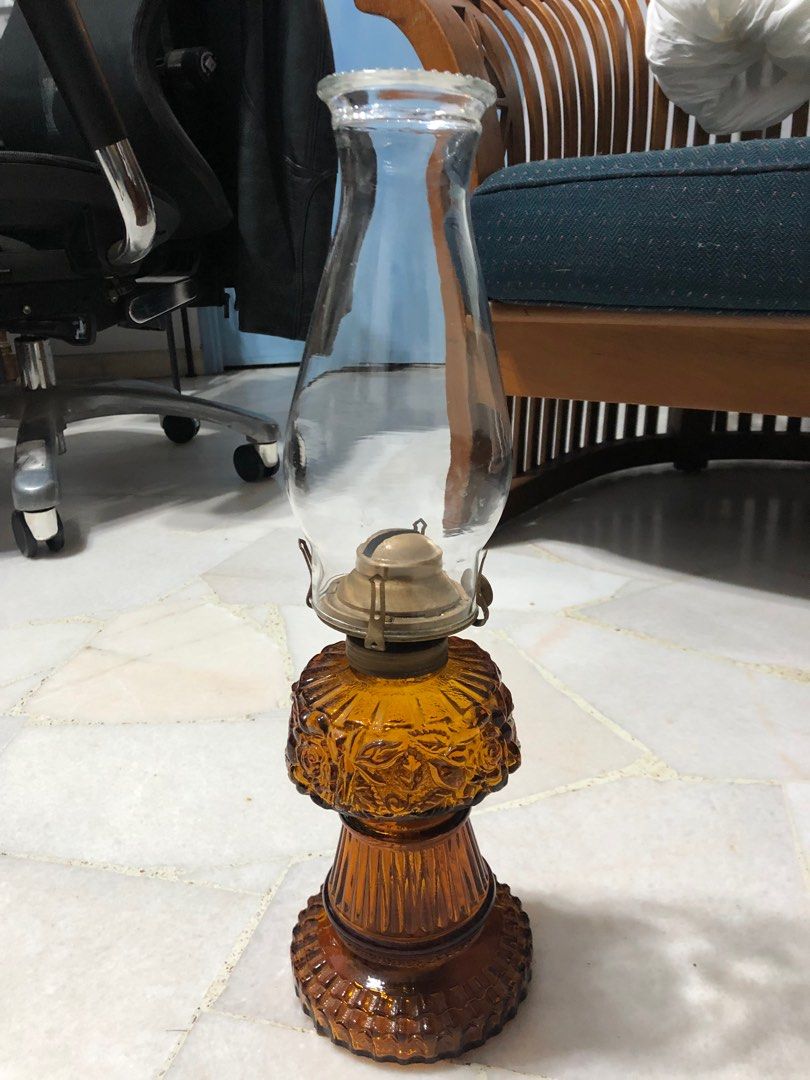 Vintage kerosene lamp, Hobbies & Toys, Memorabilia & Collectibles