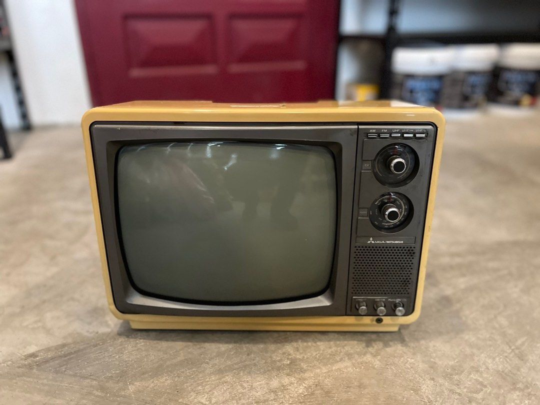 Vintage Mitsubishi Television, Hobbies & Toys, Memorabilia