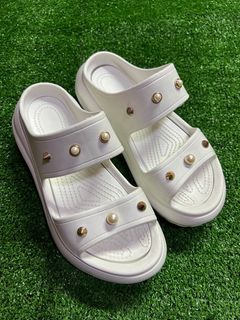 (Category: ) located in . Submitted by closethappyfinds (Listing ID 1210496014, Image 1). Description: .