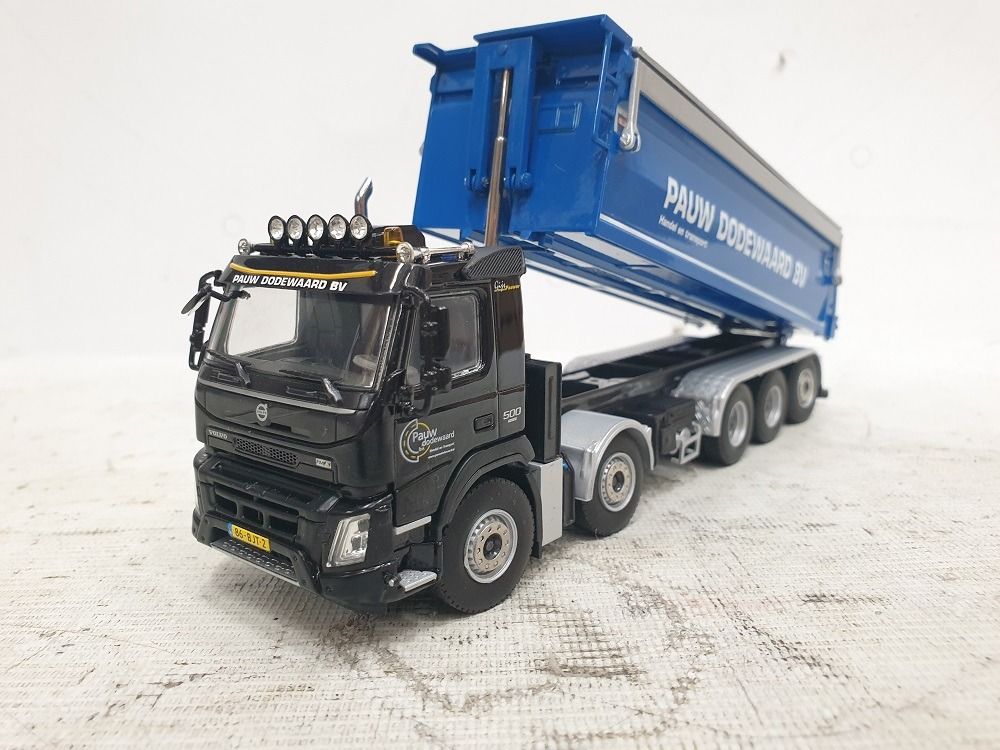 1:50 VOLVO FMX DAY CAB 10X4 TIPPER TRUCK PAUW B.V., Hobbies & Toys