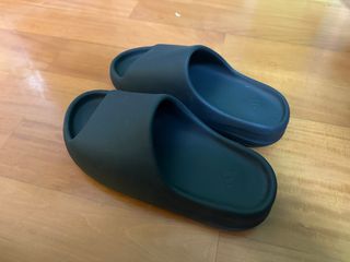 （分類：）位於 。 由 NewSneakers 提交（商品編號 1207133224，圖片 1）。簡介： 。