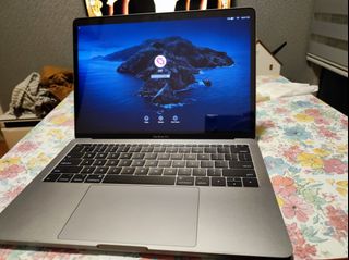 Macbook Pro 2017 Two Thunderbolt 3 Ports, A1708,8GB Ram, 128GB SSD可加大256/512GB SSD俾你, 13-inch 2017 極新淨電池Cycle Count 31 ,十分新浄的電池。64212408677121110