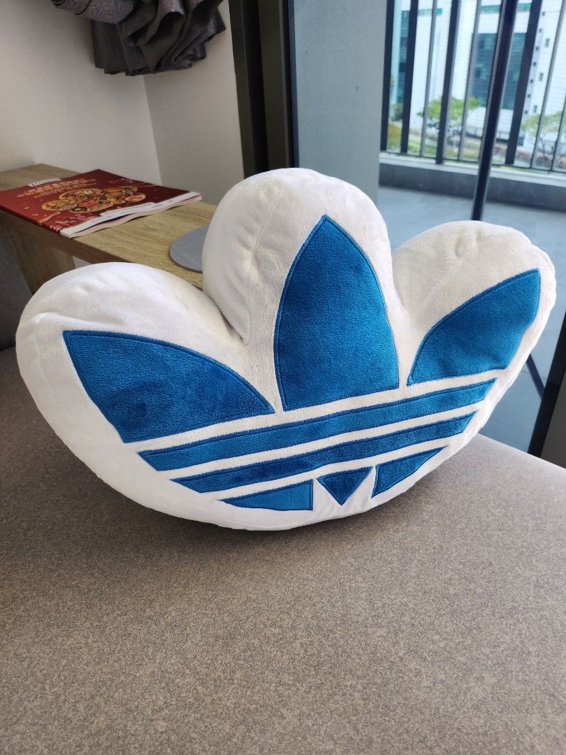 Morgue ponerse en cuclillas vegetariano Limited Edition Authentic Adidas Original Pillow, Furniture & Home Living,  Home Decor, Cushions & Throws on Carousell