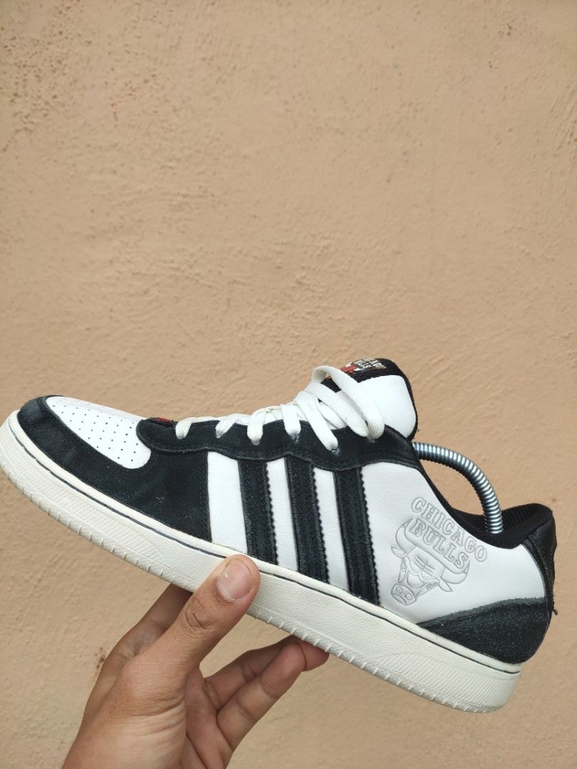 Adidas chicago bulls shoes hot sale