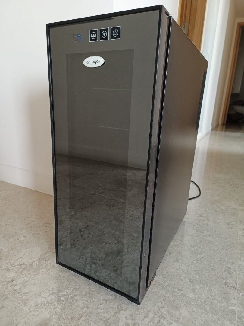 Aerogaz AZ120C Wine Cellar Chiller Fridge 12 Bottle, TV & Home