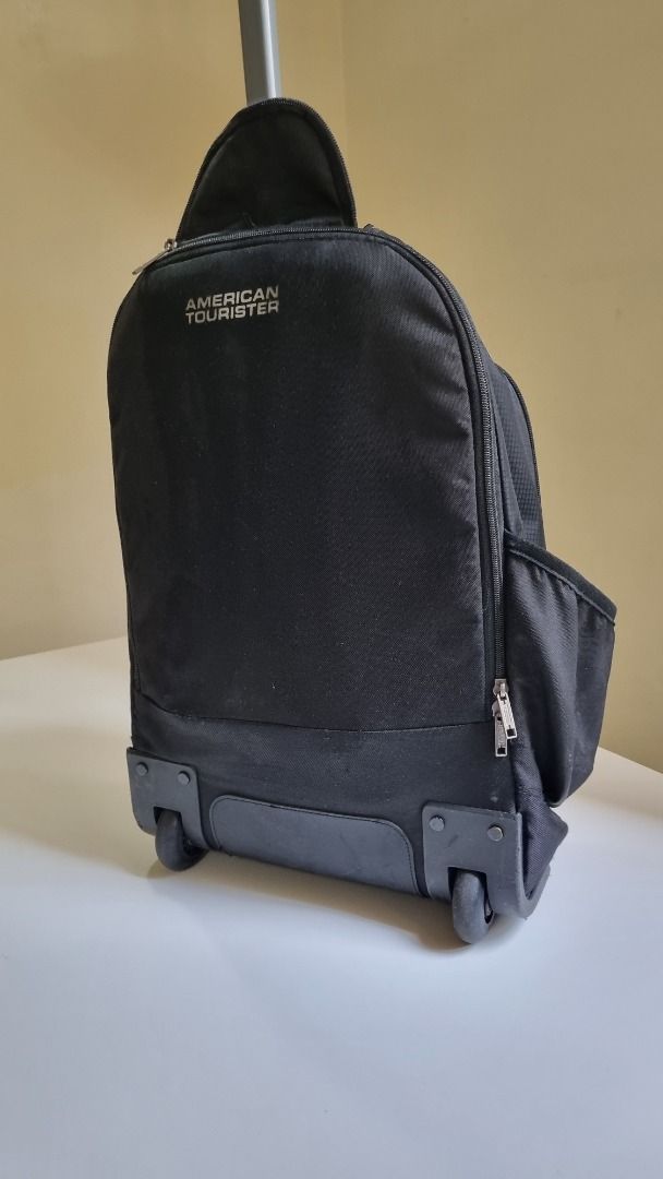 American tourister deals xeno 39l