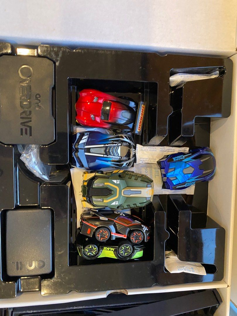 Anki overdrive starter set with 6 electric toy car compatible with app
