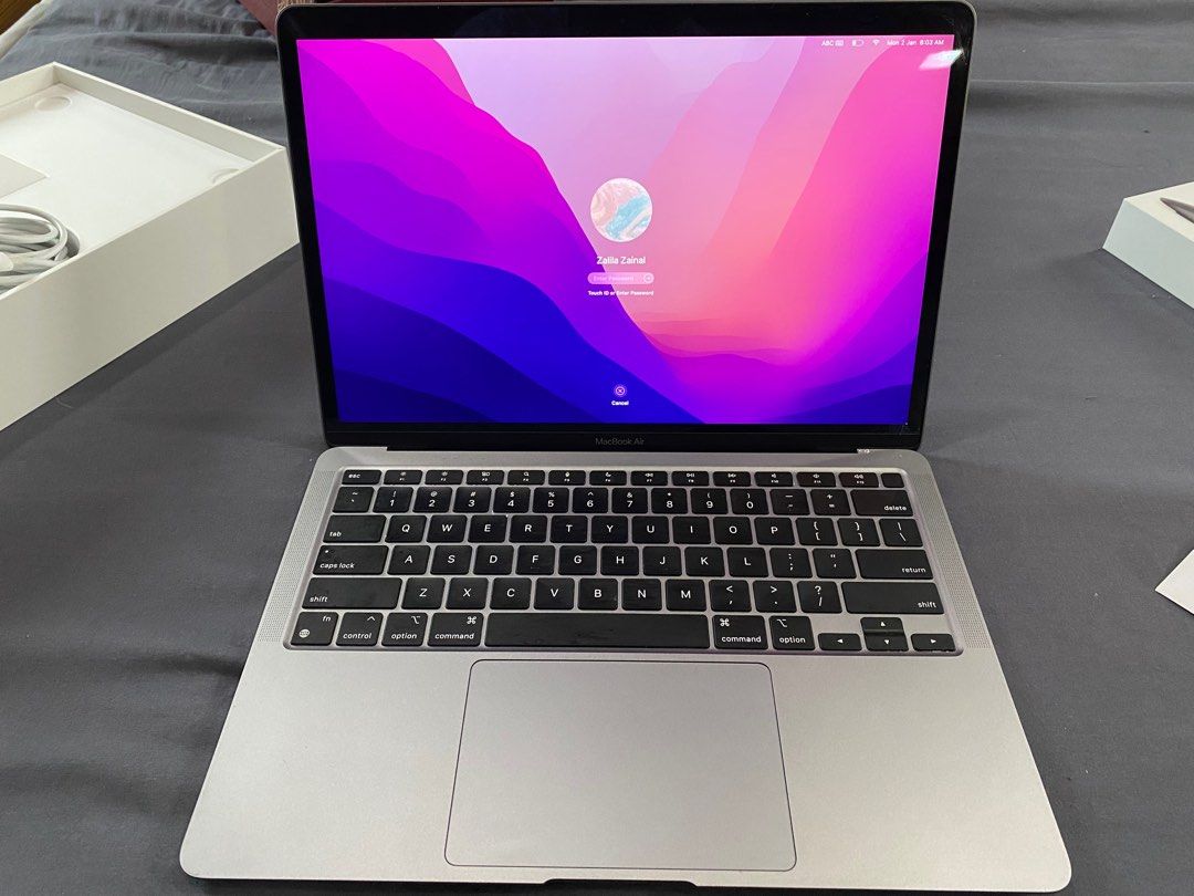 13-inch MacBook Air with M1 chip - Space Gray