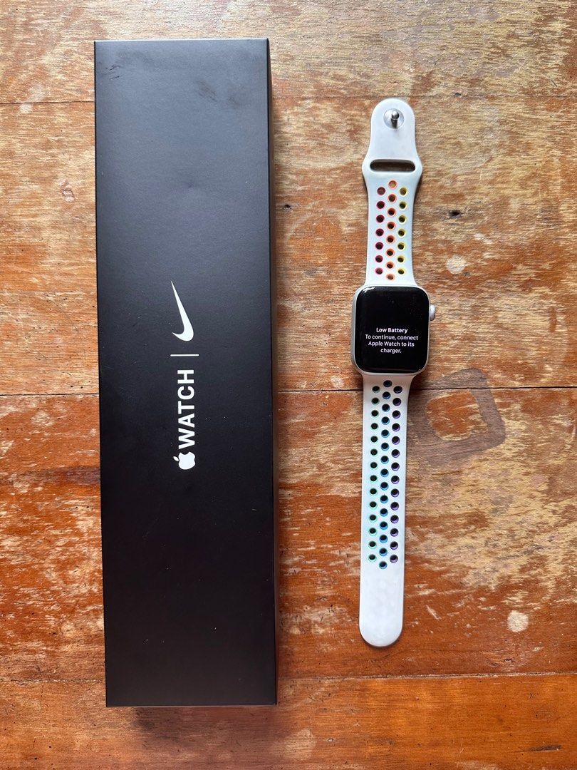 Apple Watch SE 44mm GPS no cellular Gen 1 Mobile Phones Gadgets