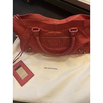 Authentic Balenciaga Giant City (Category: Luxury Bags & Wallets) located in Pasig City. Submitted by schweenietodd (Listing ID 1207140717, Image 1). Description: Damage to attached mirror shipping exclusive of price.