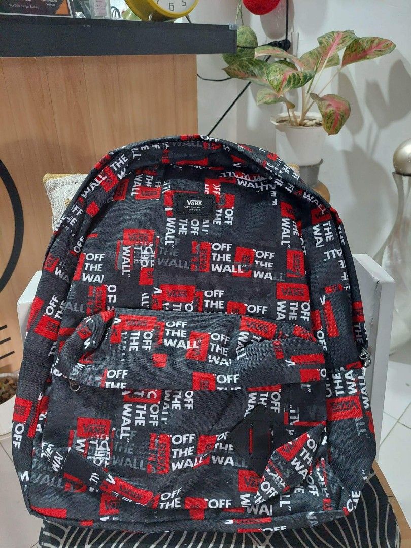 Authentic Vans Backpack (Category: Backpacks) located in Baliuag. Submitted by oddcrystal_31f5f5 (Listing ID 1207066558, Image 1). Description: This is Authentic Vans Backpack pm for more details sf is shoulder by buyer.
