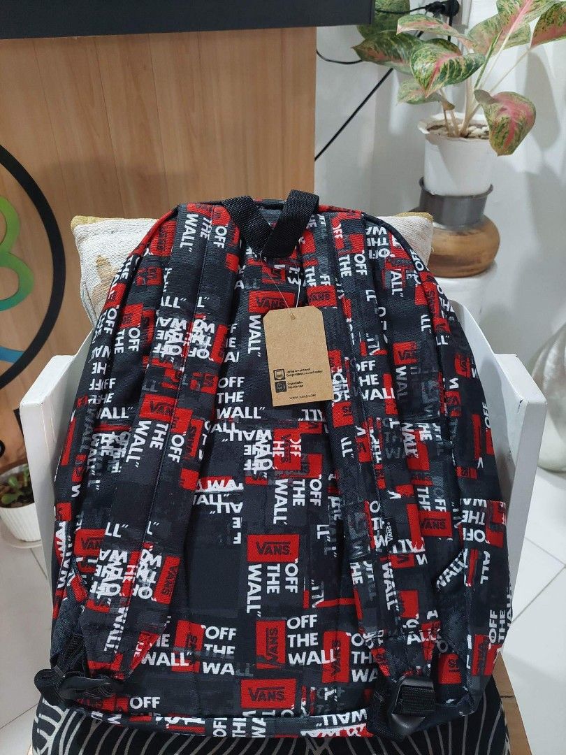Authentic Vans Backpack (Category: Backpacks) located in Baliuag. Submitted by oddcrystal_31f5f5 (Listing ID 1207066558, Image 2). Description: This is Authentic Vans Backpack pm for more details sf is shoulder by buyer.