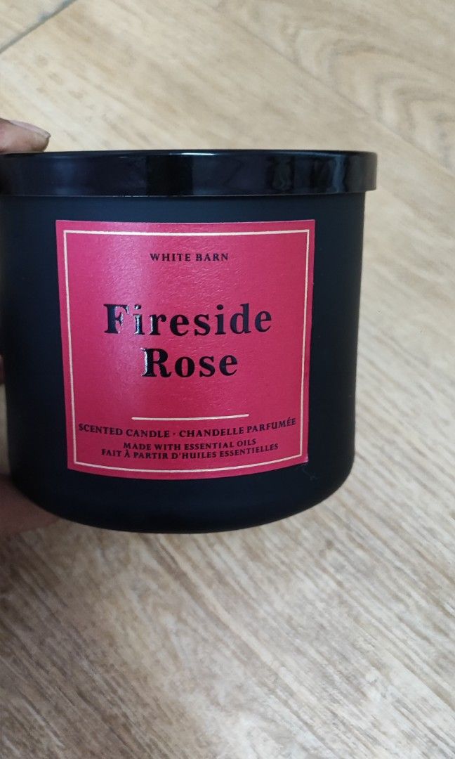 Bath&work (Category: Body Care) located in Kuala Lumpur. Submitted by at_fingertips (Listing ID 1206966865, Image 1). Description: sesuai utk yg cuba sblm beli yg full ...dh beli yg full rugi klu xsuke bau tu 🤣.. -fireside work rm35(left 60%) -island margarita rm45 (left 90%)ade tumpah sikit masa cair budak2 main...tp baru bakar 1x je kurang 1 jam... ***accept swap body&work candle jgak....