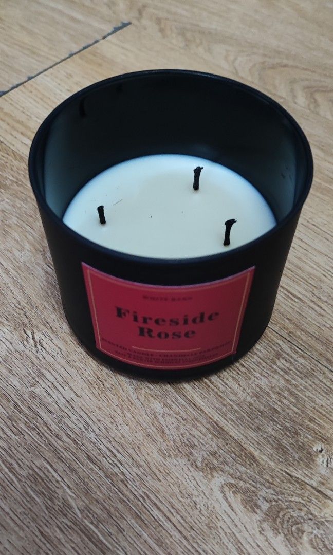 Bath&work (Category: Body Care) located in Kuala Lumpur. Submitted by at_fingertips (Listing ID 1206966865, Image 2). Description: sesuai utk yg cuba sblm beli yg full ...dh beli yg full rugi klu xsuke bau tu 🤣.. -fireside work rm35(left 60%) -island margarita rm45 (left 90%)ade tumpah sikit masa cair budak2 main...tp baru bakar 1x je kurang 1 jam... ***accept swap body&work candle jgak....