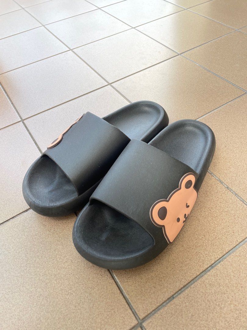 Cute top black slippers