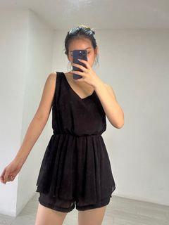 (Category: ) located in . Submitted by curatedbycaelyn (Listing ID 1207090091, Image 1). Description: .