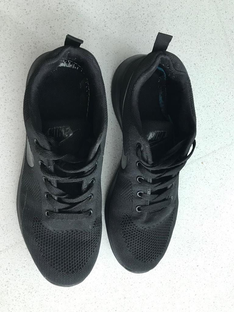 Black trainers mens Men s Fashion Footwear Sneakers on Carousell