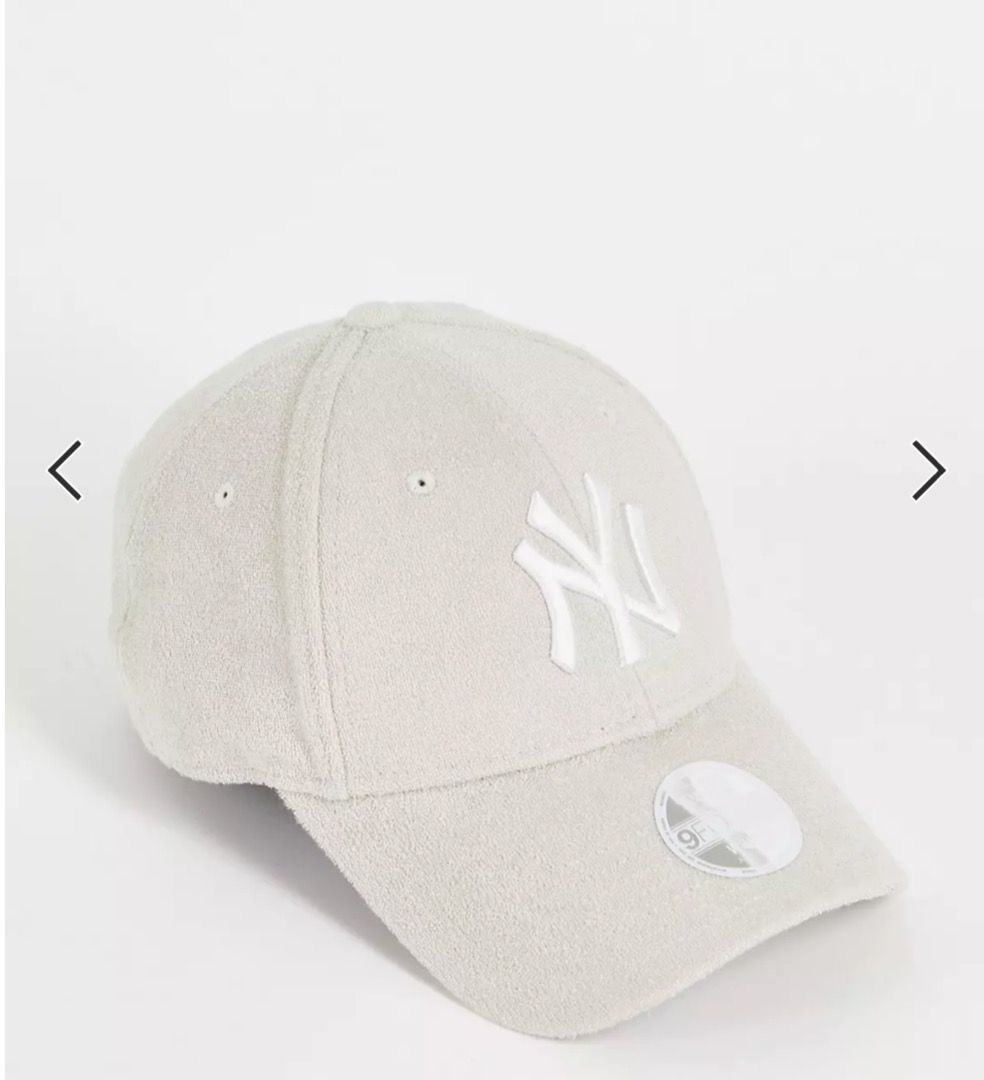 New Era 9Forty NY cap in beige