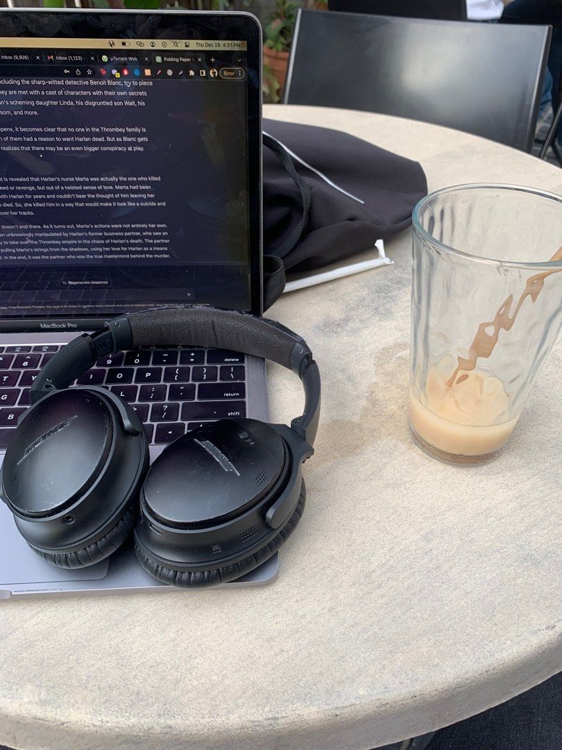 Bose Quietcomfort 35 ( QC 35 ) (Category: Headphones & Headsets) located in Manila. Submitted by notwithstanding (Listing ID 1206936857, Image 1). Description: anc headphones head strap has some peeling and overall headphones has scratches inclusion: unit & cord.