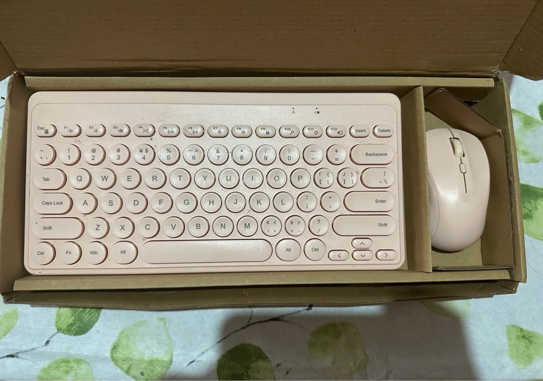 Bow 2.4 wireless Keyboard and mouse set, Computers & Tech, Parts ...