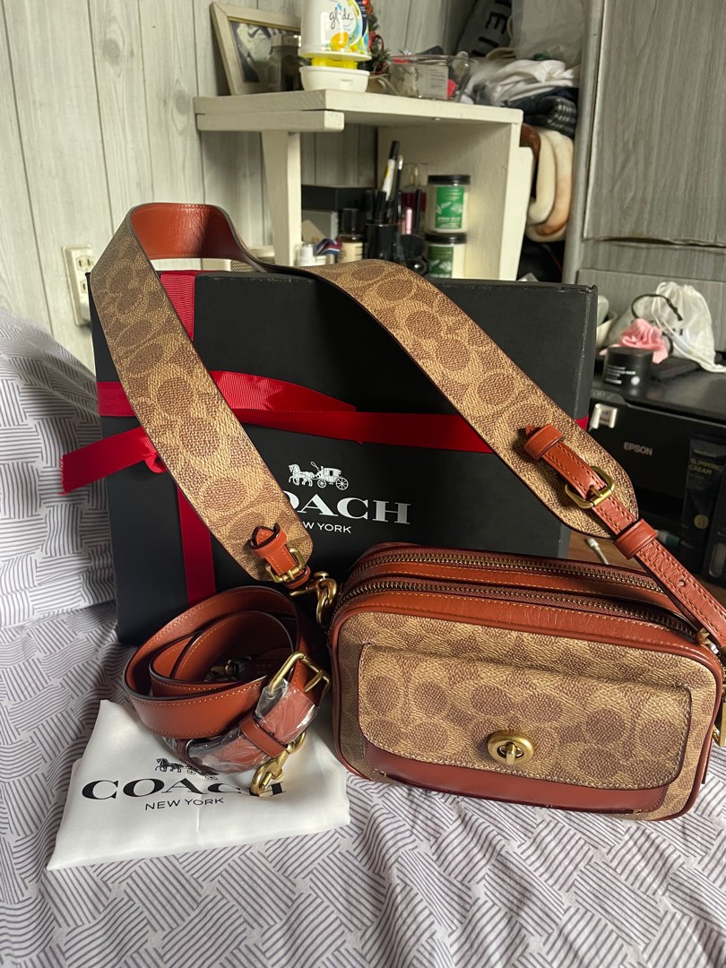 Coach willow camera bag retail, Women's Fashion, Bags & Wallets, Cross