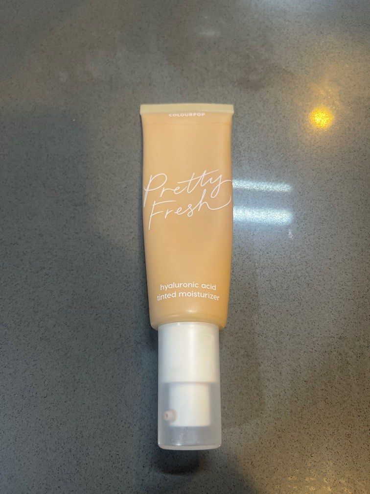 Colourpop Pretty Fresh Hyaluronic Acid Tinted Moisturizer (Light 7W