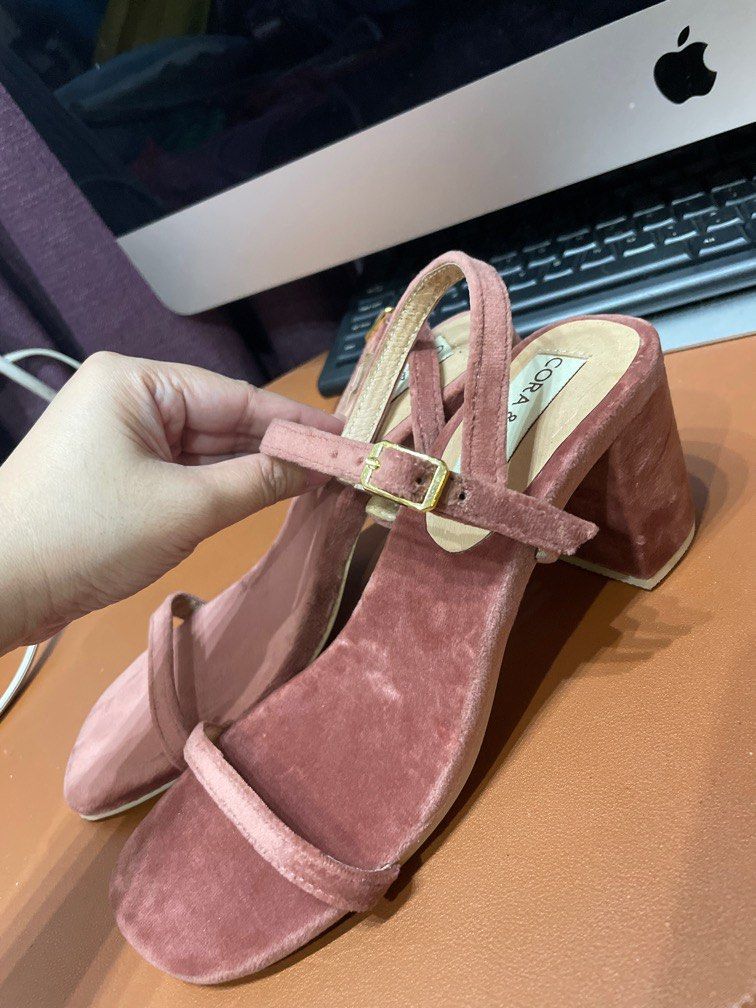 Salmon discount pink sandals