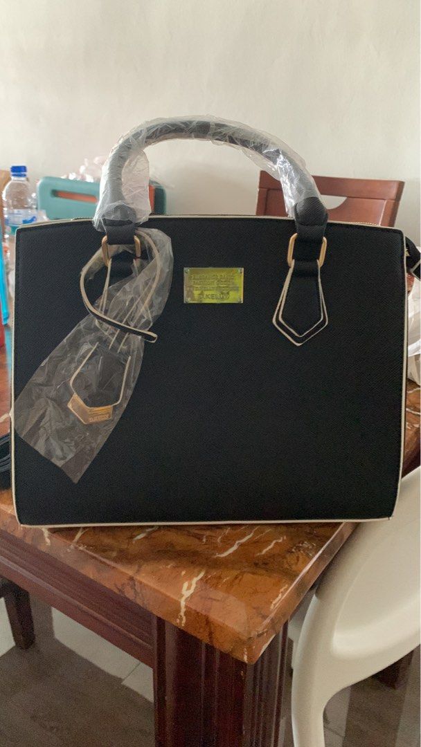 D Kelly black bag