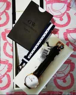DANIEL WELLINGTON with Crystal Watch Face