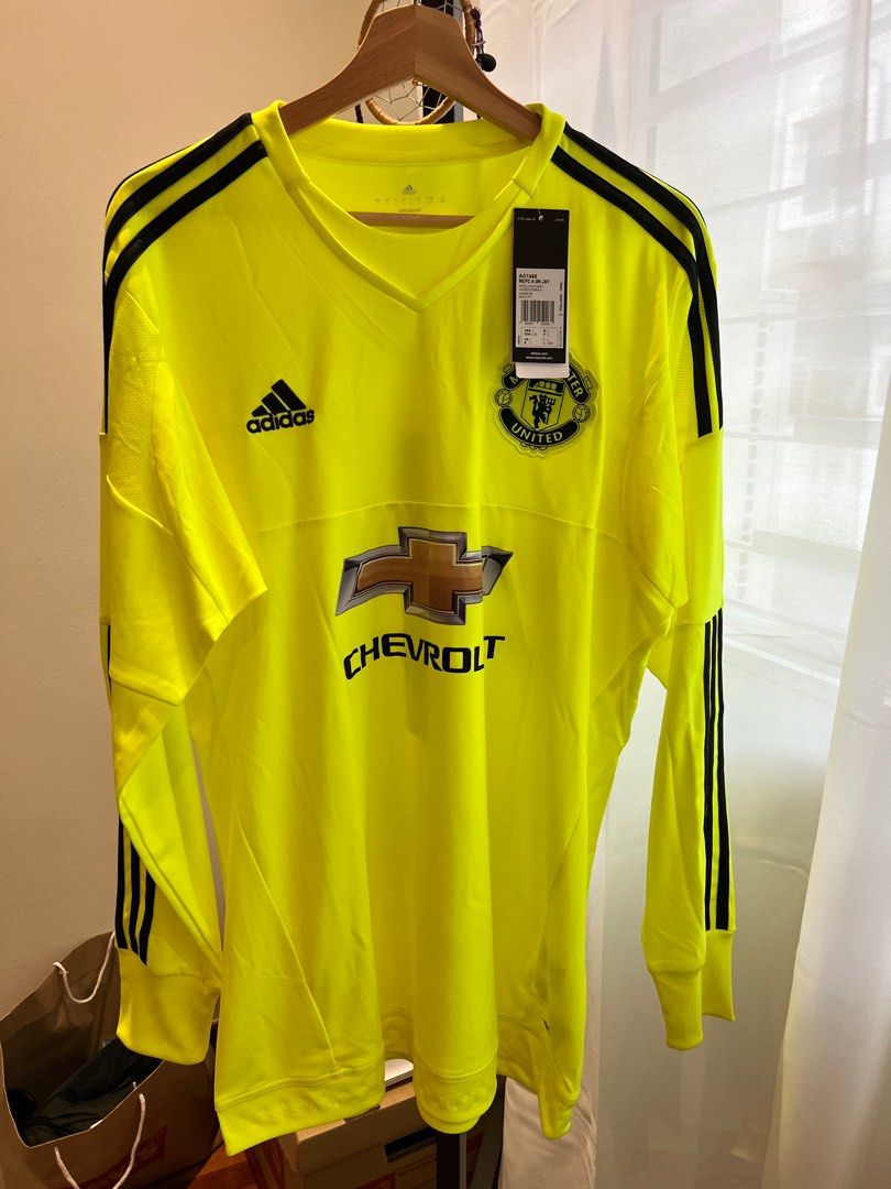 Man united yellow goalkeeper kit top