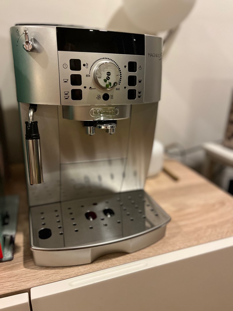 Delonghi coffee machine Magnifica S, TV & Home Appliances, Kitchen