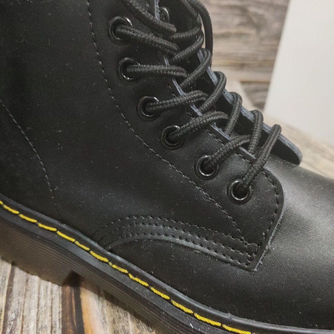 doc marten women boots, Women's Fashion, Footwear, Boots on Carousell